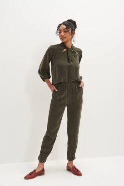 Henri Cupro Joggers - Olive