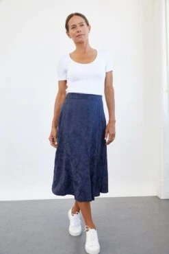Poppy Skirt - Beryl Navy -Women Clothing Sales 0147 Poppy Jaquard Beryl 1890 web 796a4432 faa2 4f9d a6de e0f4f7ad0a38
