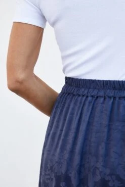 Poppy Skirt - Beryl Navy -Women Clothing Sales 0147 Poppy Jaquard Beryl 1955 web c1bbfd4d 79b9 460e bdc1 8d73db7220ab