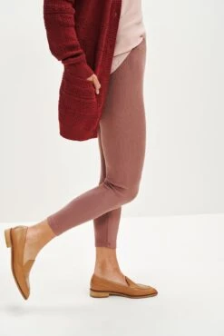 Magda Cropped Dream Rib Leggings - Quartz -Women Clothing Sales 0333 Cropped Magda Dream Rib Quartz 0313 web c4693286 9b09 4b14 b6c8 c42eca6036ae