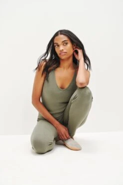 Magda Cropped Dream Rib Leggings - Vetiver -Women Clothing Sales 0333 Cropped Magda Dream Rib Vetiver 1581 web e6ee9b5a 230c 44e1 980e 2693f698c145