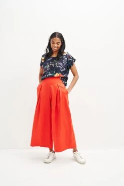 Margeaux Zero-Waste Blouse - Provence Floral 7 Margeaux Zero-Waste Blouse - Provence Floral -Women Clothing Sales 0357 Margeaux Zero Waste Tee Provence Print 1611 web 236b8e15 a887 438d a352 68e86ec4a5ce