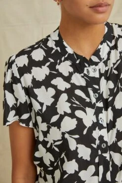 Elodie Ecovero Blouse - Vista Floral -Women Clothing Sales 0460ElodieVista 7177 web 8cff7227 4435 4112 8783 efd8b3a97d2f