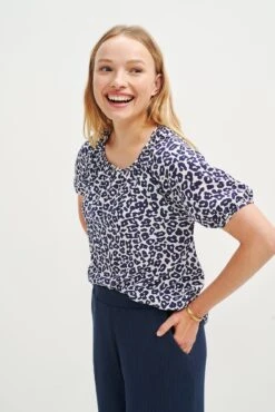 Lotta Washable Silk Blouse - Navy Sauvage -Women Clothing Sales 0563 Lotta Silk Sauvage Print 1366 web 5e4d82d9 b2a1 419e b777 3f8f4e9ef16b