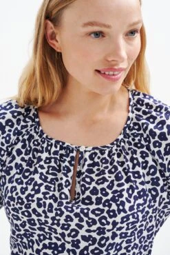 Lotta Washable Silk Blouse - Navy Sauvage -Women Clothing Sales 0563 Lotta Silk Sauvage Print 1388 web caaad39f 1b4f 4e72 8237 91832ae07dcd