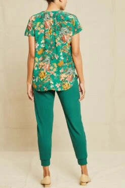 Renata Washable Silk Blouse - Rosalind Floral 8 Renata Washable Silk Blouse - Rosalind Floral -Women Clothing Sales 211013 AV October ECOMM 1068RenataWashableSilkRosalindFloral 7899 web 30828503 64b2 41ce ab10 443d1c8868c3