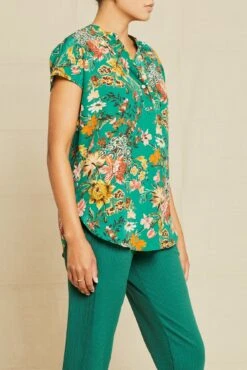 Renata Washable Silk Blouse - Rosalind Floral 7 Renata Washable Silk Blouse - Rosalind Floral -Women Clothing Sales 211013 AV October ECOMM 1068RenataWashableSilkRosalindFloral 7909 web f4bfab89 97da 4891 a0cc b6711c9074f6