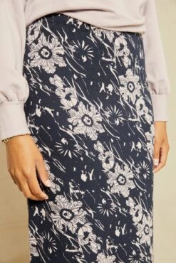 Vindy Sweater Knit Skirt -Women Clothing Sales 7606 Vindy Sweater Lola Floral 11095 web a7f6a7bc c933 439e 8ec3 cf2cf0618521