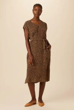 Cindra Washable Silk Midi Dress - Caramel Sauvage